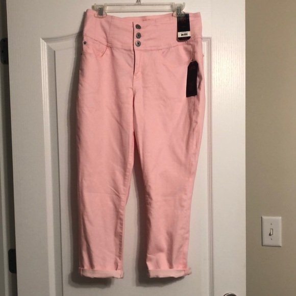 No Boundaries Pants - No Boundaries High Rise Crop Skinny Capris